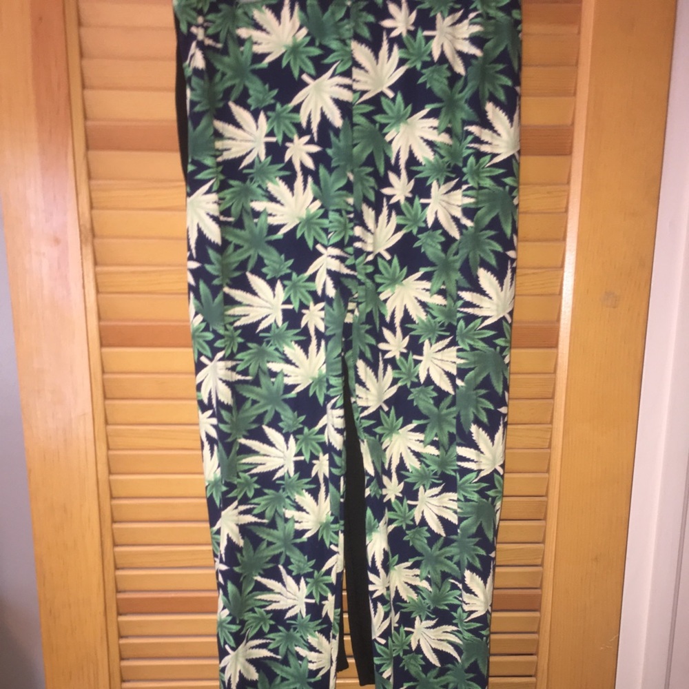 Leafy leggings